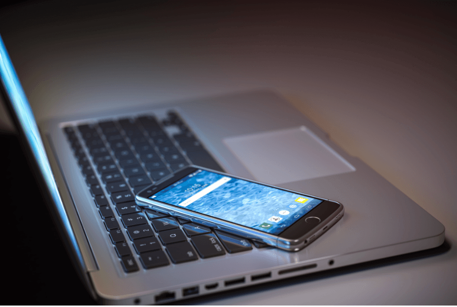 phone on the laptop 