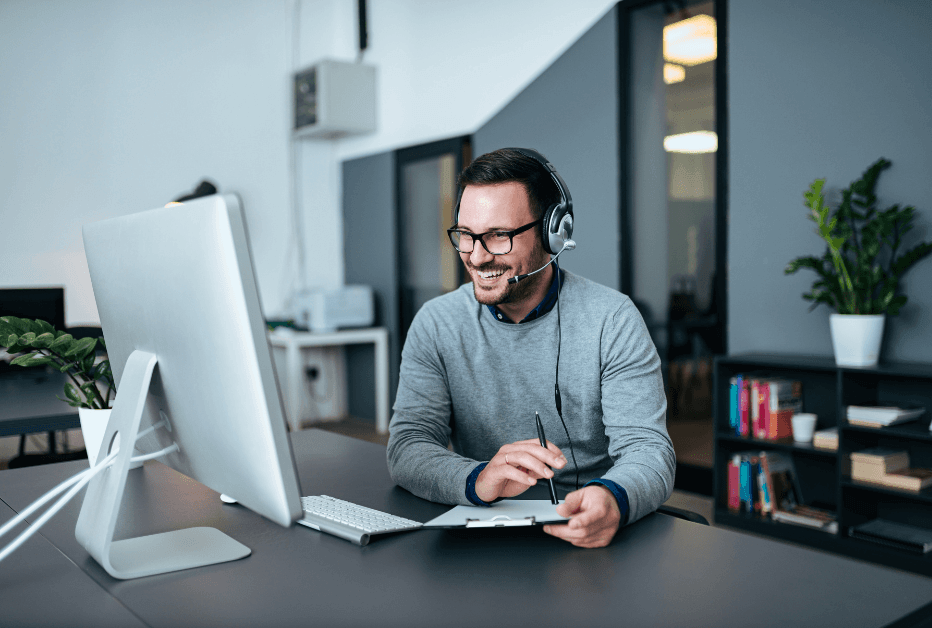 tech support worker 